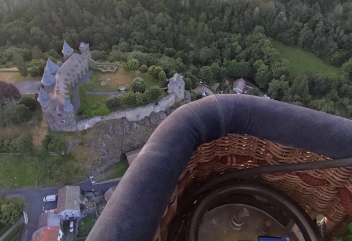 Vol en Montgolfière Château du Saillant