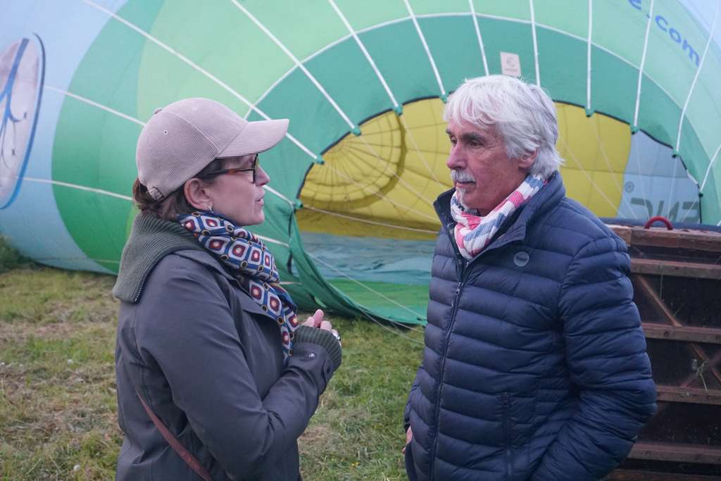 Sophie Jovillard et Christian Moullec vol en Montgolfière Echappées Belles France 5